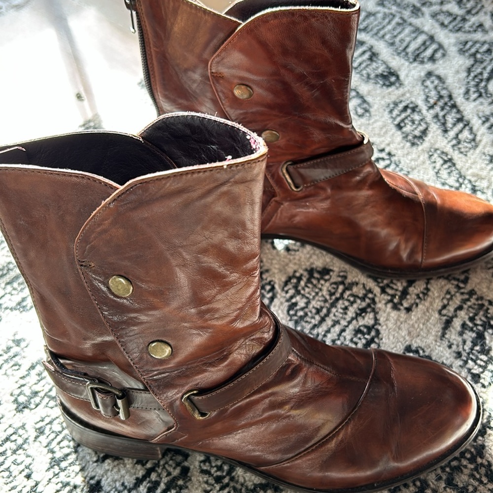 Everybody Leather Ankle Boot - image 8